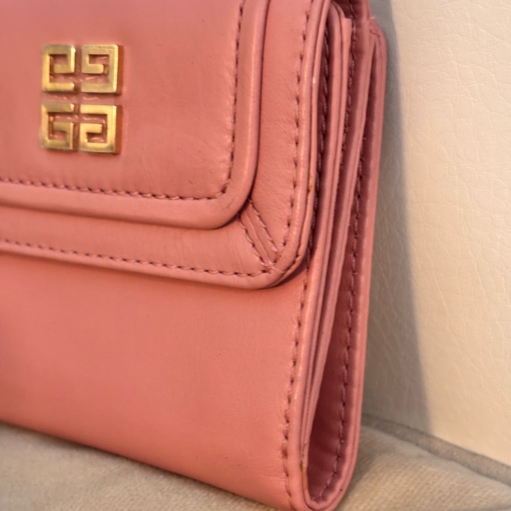 GIVENCHY 4G RARE Pink Lambskin Leather Trifold Compact Wallet NEW - Picture 4 of 11